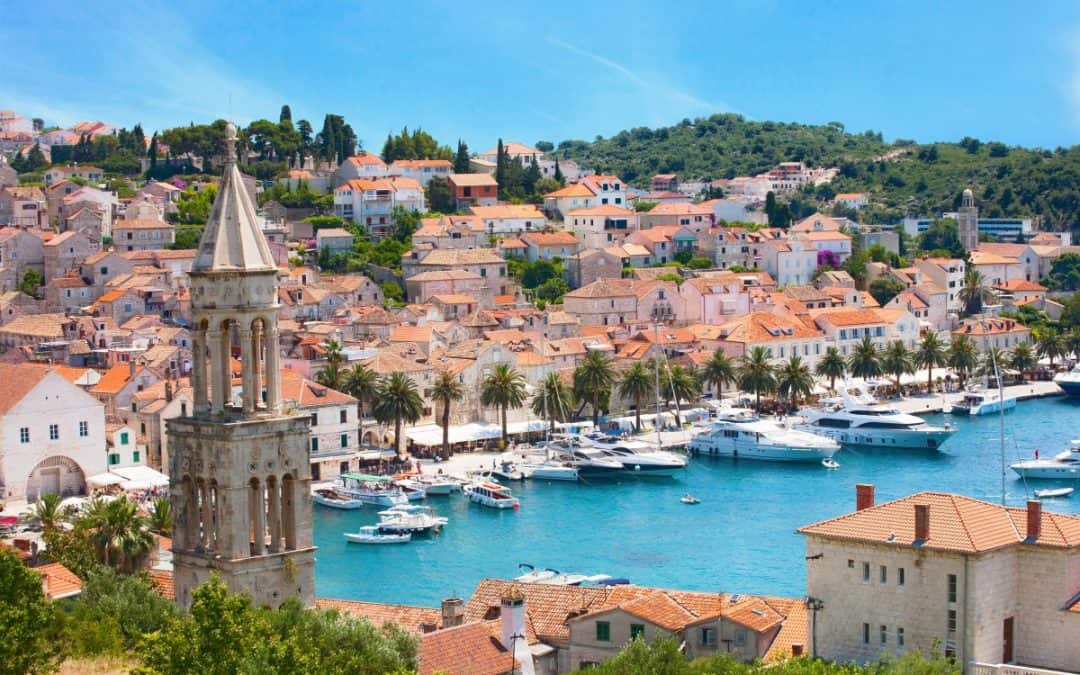 Hvar: združitev zgodovine in narave na potovanju